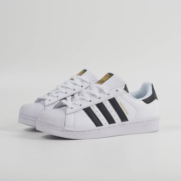 Gambar Sepatu sneakers adidas superstar white black - Unisex - 37 dari Medicinefootwear undefined Tokopedia