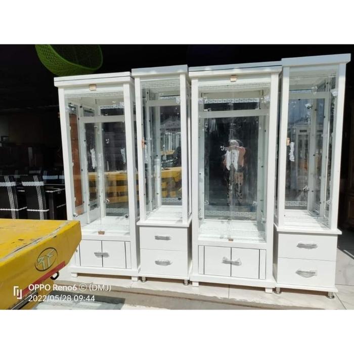 Gambar Buffet Kristal Minimalis 4 Pintu / Lemari Hias / Bufet Pajangan - Pintu 2 dari Cimindi Meubel undefined Tokopedia