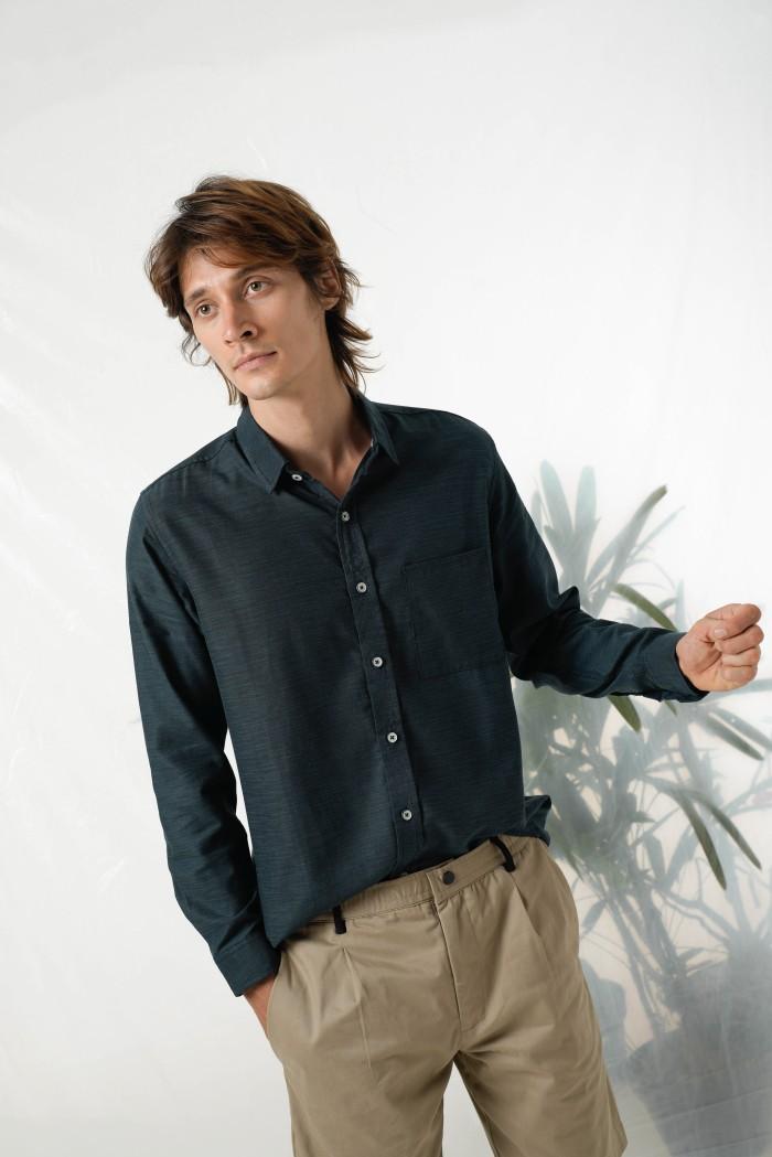 Gambar Kemeja Kerah Dua Arah Larusso X Tencel - Navy - S dari Go Fashion Ku undefined Tokopedia