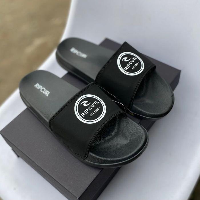 Gambar SANDAL SLIDE RIPCURL PRIA / SENDAL DISTRO KEREN / SANDAL KASUAL - Logo bulat, 39 dari Vain 89 Olshop undefined Tokopedia