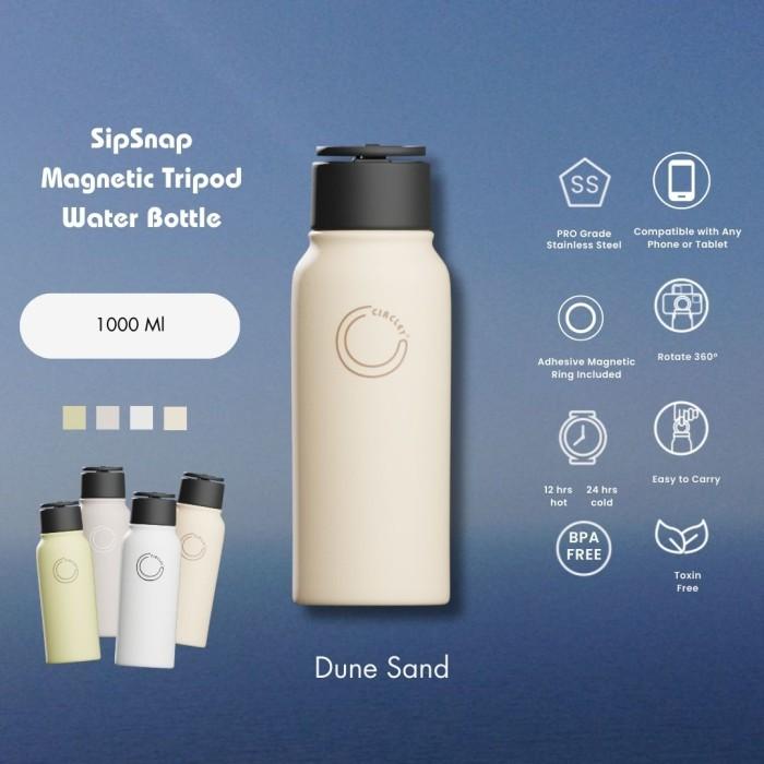 Gambar [CIRCLET] 1000 ml SipSnap Tripod Bottle Double Wall Insulated Water Bottle Thermos Kopi Teh - Botol Minum Dewasa Stainless Steel 304 - Tahan Dingin & Panas - Magnetic Holder Minimalis + Free Magnetic Ring Sticker - Dune Sand dari Circlet Beyond Hydration undefined Tokopedia