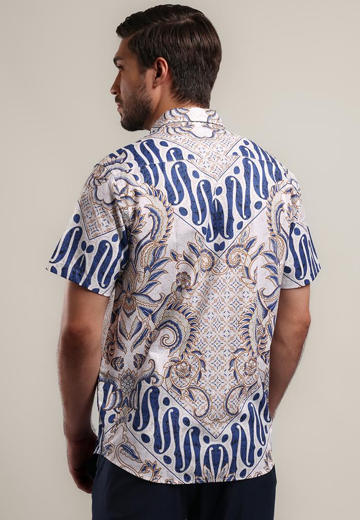 Gambar MOC - Kemeja Batik Pria Lengan Pendek Radithya - White - S, White dari MOC Indonesia undefined Tokopedia