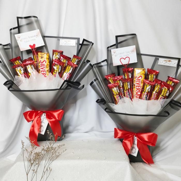 Gambar N BUKET/ BUKET COKLAT SILVERQUEEN BENG BENG MURAH SNACK BOUQUET WISUDA - Plus Bunga dari N Buket undefined Tokopedia