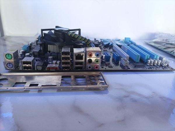 Motherboard Pc Gaming Merk Asus P7p55d Le Paket Prosesor Core I5 650