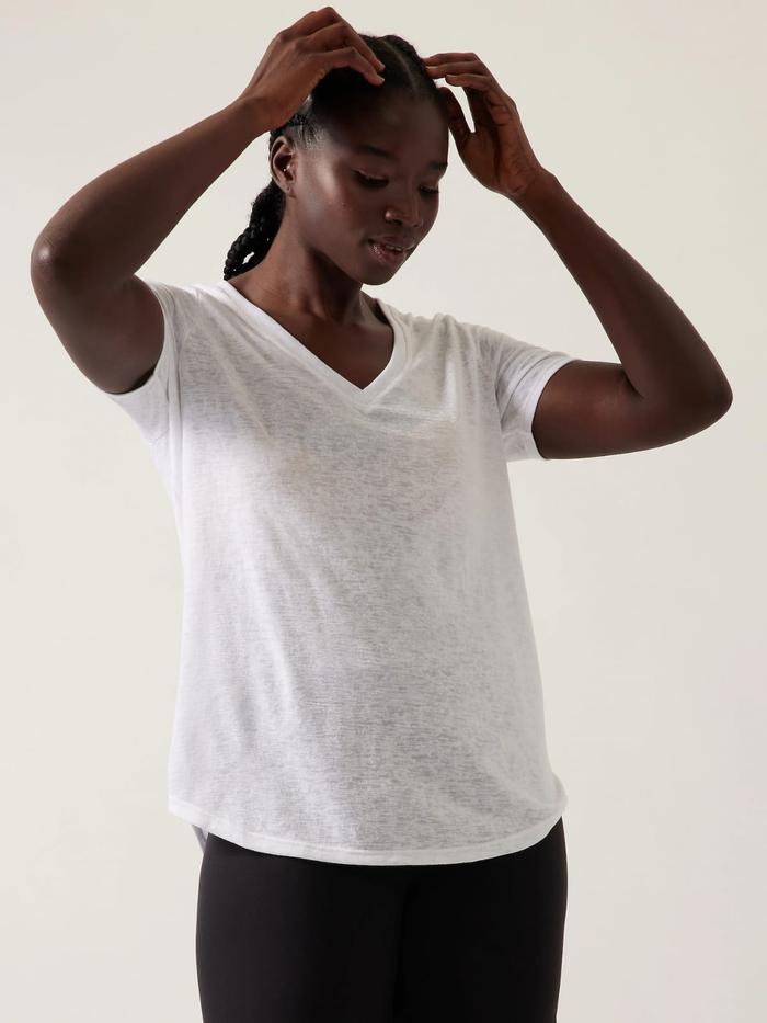 Gambar TENCEL Athl*ta breezy Scoop V Tee #267 - WHITE, S dari BrandedByVita undefined Tokopedia