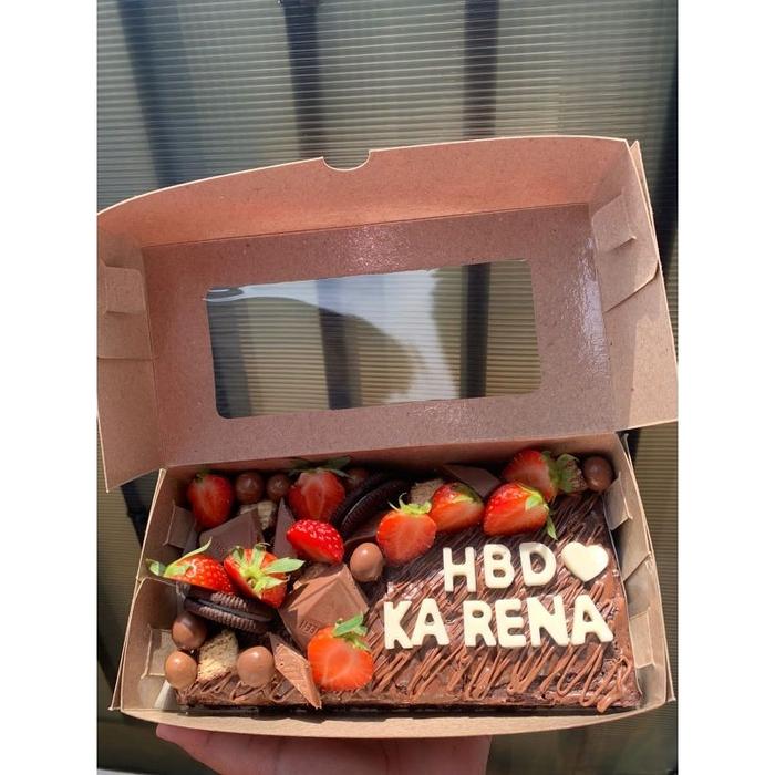 Gambar Fudgy Brownies Cake Birthday Strawberry Choco Dessert.bymils dari JessenSto undefined Tokopedia
