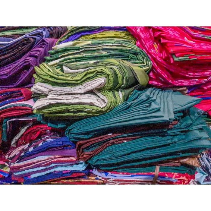 Gambar TERUJI Urung Kulit Bantal Guling Grosir (12 PCS) Ada Resleting Kain dari Klampis4 undefined Tokopedia