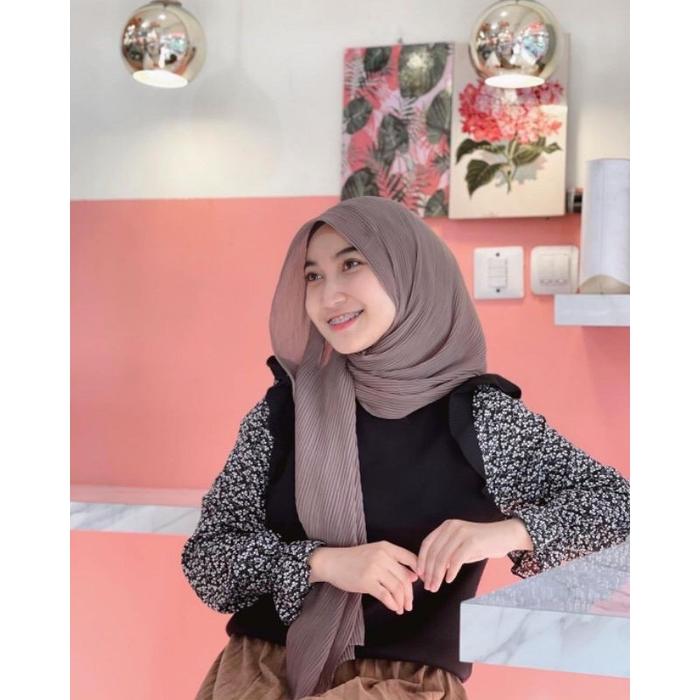 Gambar [Baru] Milee Blouse Knit - black, allsize dari Wouter Mini Store ID undefined Tokopedia