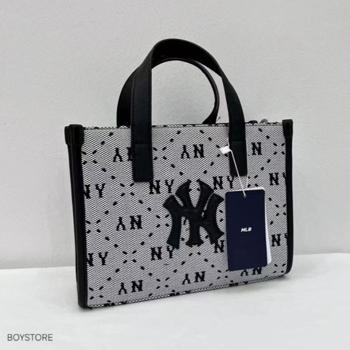Gambar MLB TOTEBAG Dia Monogram Jacquard Medium Tote + FREE BOX - Black dari Boystore Id undefined Tokopedia