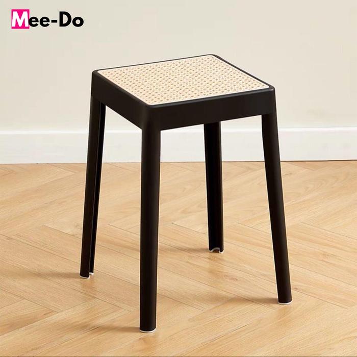 Gambar Kursi Makan Cafe Rotan Sintetis Kursi Teras Plastik Anyaman - LEVIE - BLACK dari Mee Do undefined Tokopedia