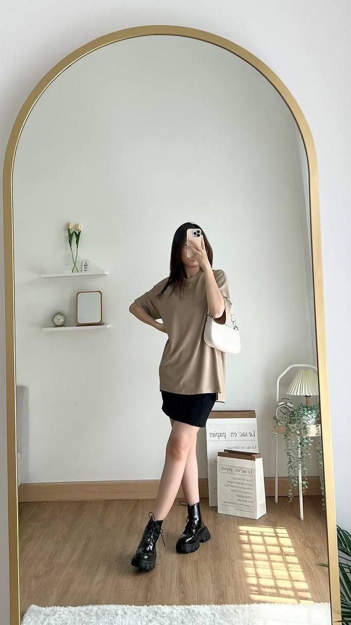 Gambar Oversize Basic Korea T-Shirt with Slit Kaos Polos Unisex Premium 5300 - Coksu dari twickystore undefined Tokopedia