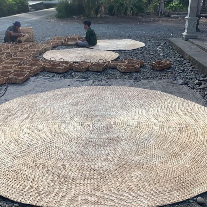 Gambar Rug karpet tikar anyaman enceng eceng gondok alas meja floor mat - dari ikkaa_shopp undefined Tokopedia