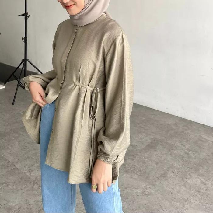 Gambar Blouse Wanita Murah Nyaman Kasual Atasan Unik Halus M5E2 Fashion Term dari Seiichi Onlinee undefined Tokopedia