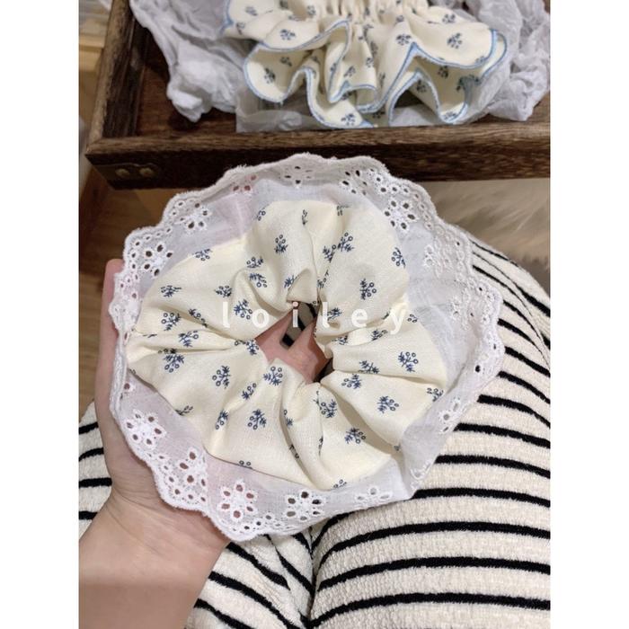 Gambar Town Shell - Loiley Korean Jumbo Big Scrunchy / Scrunchie / Ikat Rambut Korea Besar Cepol Ciput - Pake rendaaaa dari TOWNSHELL undefined Tokopedia