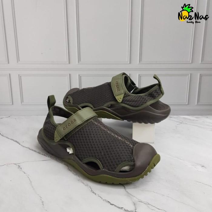 Gambar Sandal Crocs Pria SWIFTWATER MESH DECK Original / Sandal Gunung Crocs / Sandal Outdoor Anti Slip Crocs - Army, M9 dari NazNas Family Store undefined Tokopedia