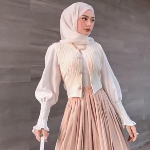 Gambar Korean Knit Blouse Atasan Rajut Lengan Balon BL898 Fashion Wanita - Putih dari PinKio undefined Tokopedia