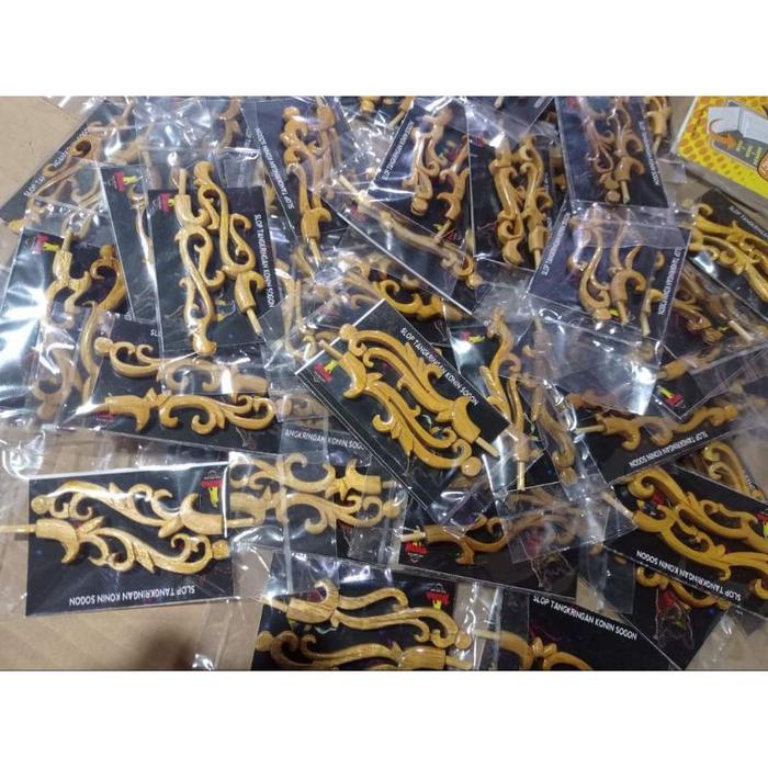 Gambar TANGKRINGAN UKIR SOGON SEJAJAR 1 SET 2 PCS KAYU ASEM JATI DIAMETER 30CM - GAGANG UKIR KONIN dari RUDIJAYABIRDSHOP undefined Tokopedia