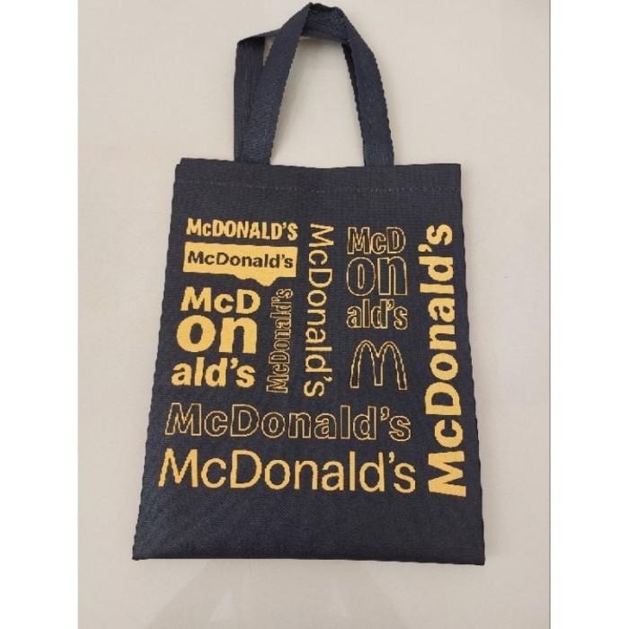 Gambar Reusable Shopping Totebag Tote Bag Tas Belanja Spunbond Merchandise McD McDonald McDonalds McDonald's Original - Totebag Hitam S dari Fantasy Land undefined Tokopedia