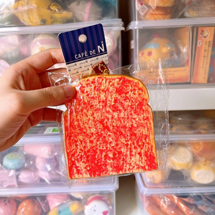 Gambar [READY STOCK] Slice Bread Squishy Rasa Stroberi by Cafe de N (CDN) / Squishy Roti Tawar Potong Slow&Soft / Licensed Jepang BNIP dari Tentang Anak undefined Tokopedia