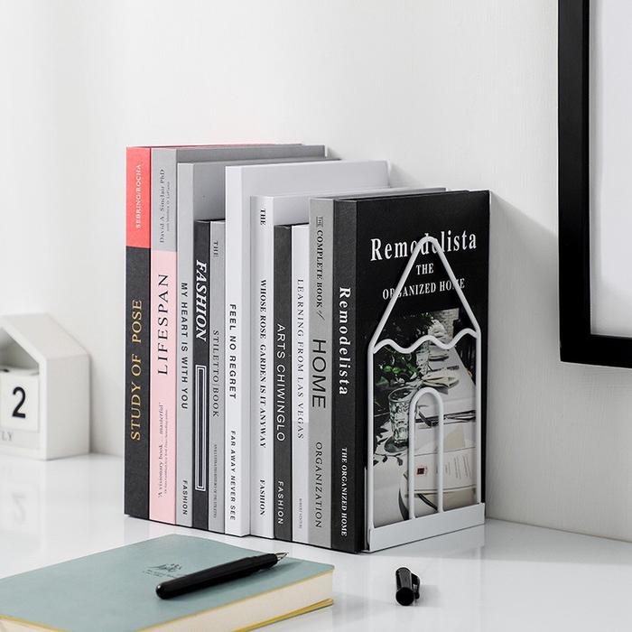 Gambar Metal bookstand Penahan Buku Book Stand Sandaran Buku Pembatas Aesthetic Book Holder - Pencil White dari Little o store undefined Tokopedia