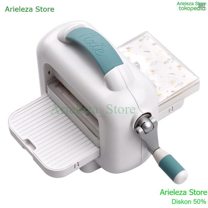 Gambar Mesin Pemotong Kertas Timbul & Cetak Timbul Portabel Perlengkapan Pembuatan Kartu Pemotong Kertas Die Cutting & Embossing Machine Portable Manua Paper Cutter Card Making Supplies for Arts Crafts Paper Scrapbooking Cardmaking Fabric DIY Kits Home Decor - White dari Arieleza Store undefined Tokopedia
