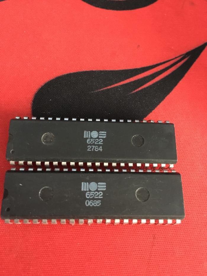 Gambar MOS 6522 Antique cpu collection testimony of history antique computer accessories dari Tumarine undefined Tokopedia