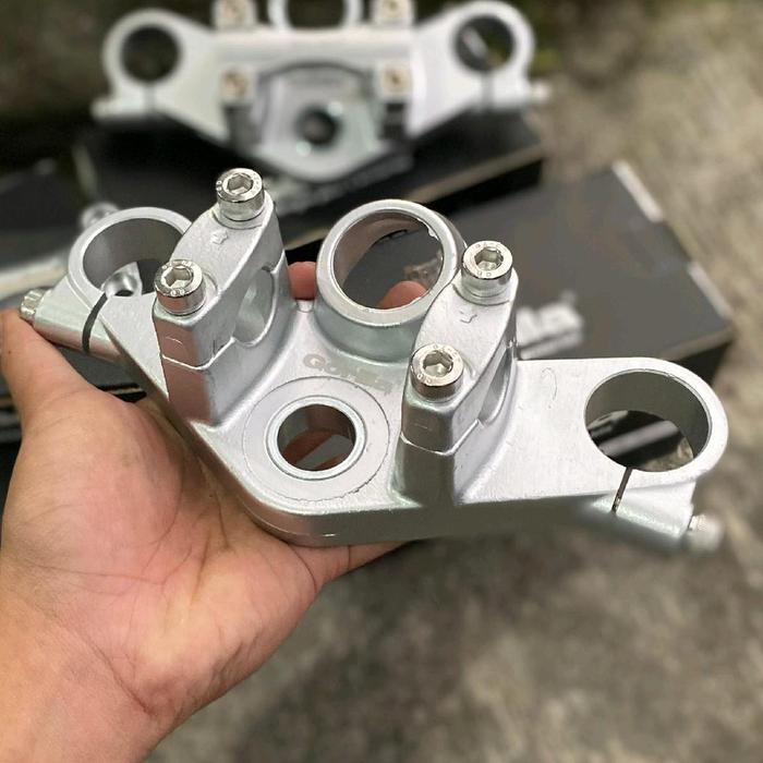 Gambar T atas Ninja Gorilla Segitiga Atas Ninja R Old Import Merk Gorila Set Raiser Klem Stang Stir CNC Model Triumph - T atas Gorila dari kawan klassik undefined Tokopedia