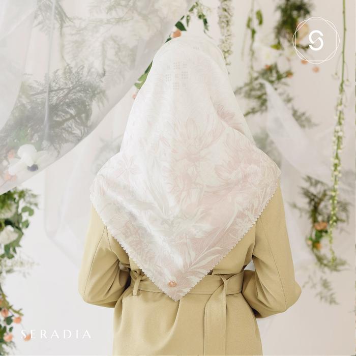 Gambar Seradia Hijab Segi Empat Hasya - Toasted Almond dari Seradia Indonesia undefined Tokopedia