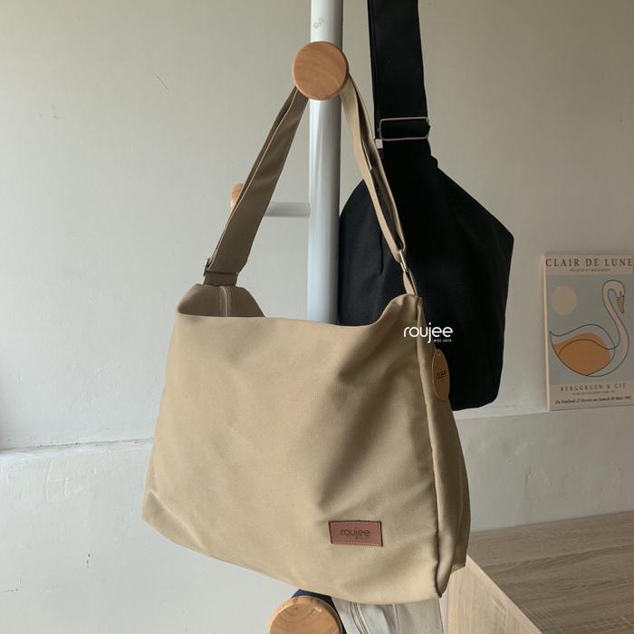 Gambar Roujee Quatro Totebag - Tas Selempang Terbaru - Khaki dari toko ardiyanto official 35 undefined Tokopedia