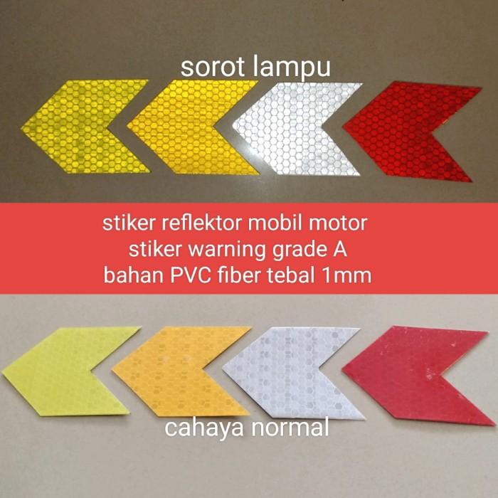 Gambar Stiker Reflektor Pemantulan Cahaya Panah Reflective Sticker Arrow Safety Mobil Truk Motor Harga Per 1 Pcs - Merah dari RoyalNavy undefined Tokopedia