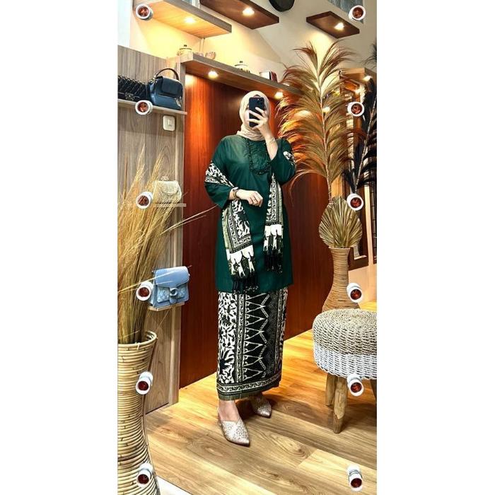 Gambar Baju Kurung kombinasi payet batu Mix Batik Tanah Liek - emerald, XXL dari mega_dshop undefined Tokopedia