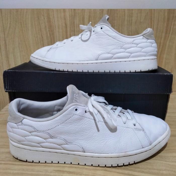 Jual ORIGINAL Air Jordan Low Court Centre White on White Triple