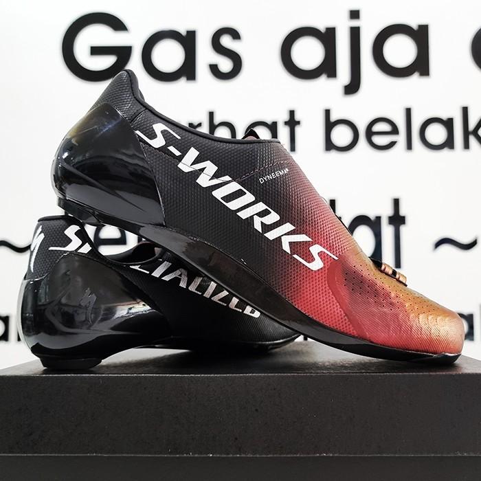 Gambar Sepatu Cleat Sepeda S-Works 7 Road Shoes - Speed of Light Collection dari cherlystore; undefined Tokopedia