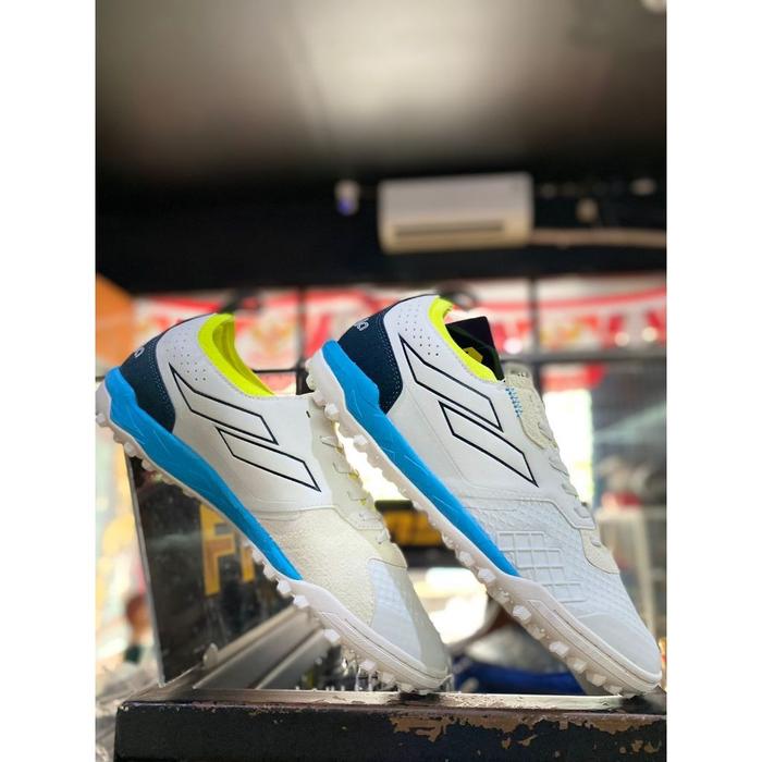 Gambar Sepatu Futsal Mini Soccer Turf - VOLTASALA PRO NEMESIS TURF - NEON / WHITE / OCEAN BLUE - 9001503 - putih, 44 dari fantasista football undefined Tokopedia