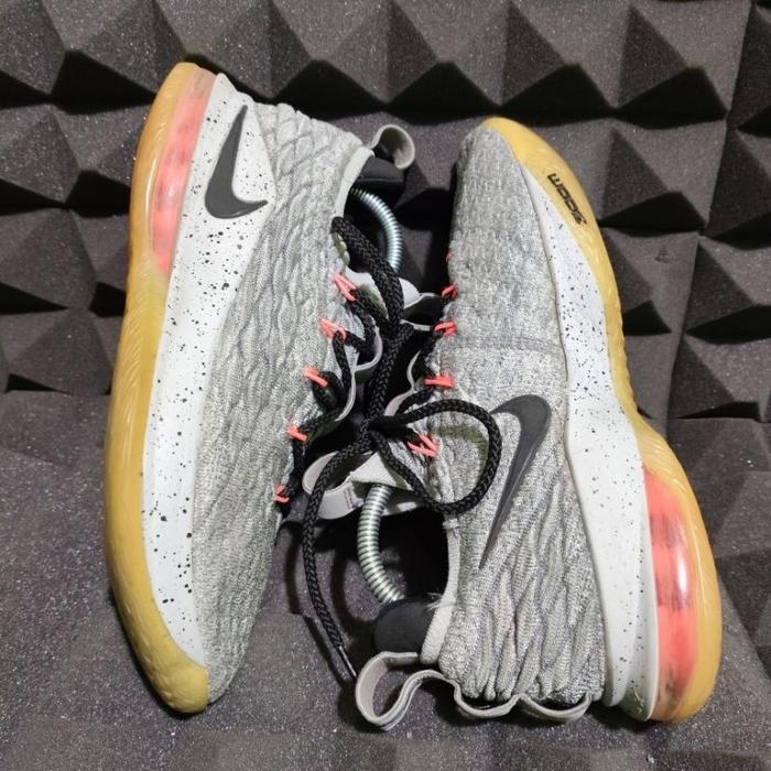 Promo Lebron 15 Low Size 42 265cm