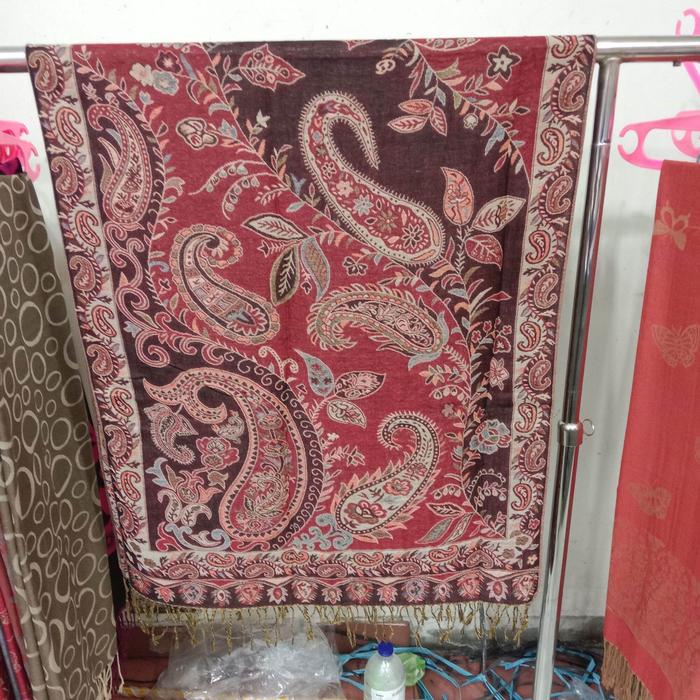 Gambar pashmina cashmere motif selendang scarf shawl syal untuk souvenir dari GROSIR GELANGKARYA TERBARRRRU3 undefined Tokopedia