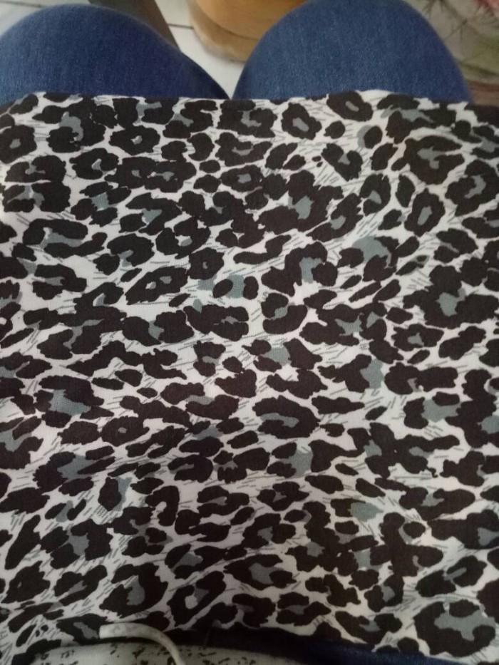 Gambar PREMIUM BAHAN KAIN Loreng Macan Tutul /KAIN GULUNGAN /KAIN METERAN (yard) dari Maju Mundur Sentosa undefined Tokopedia