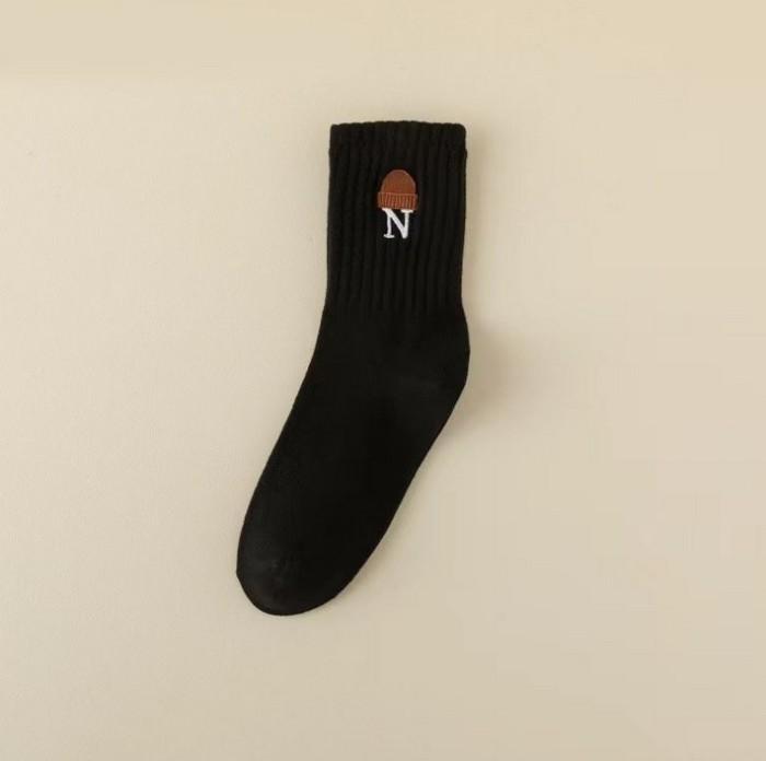 Gambar KK310 Kaos Kaki Wanita Panjang Korea Retro N Style Women Socks - black dari Dneo Store undefined Tokopedia