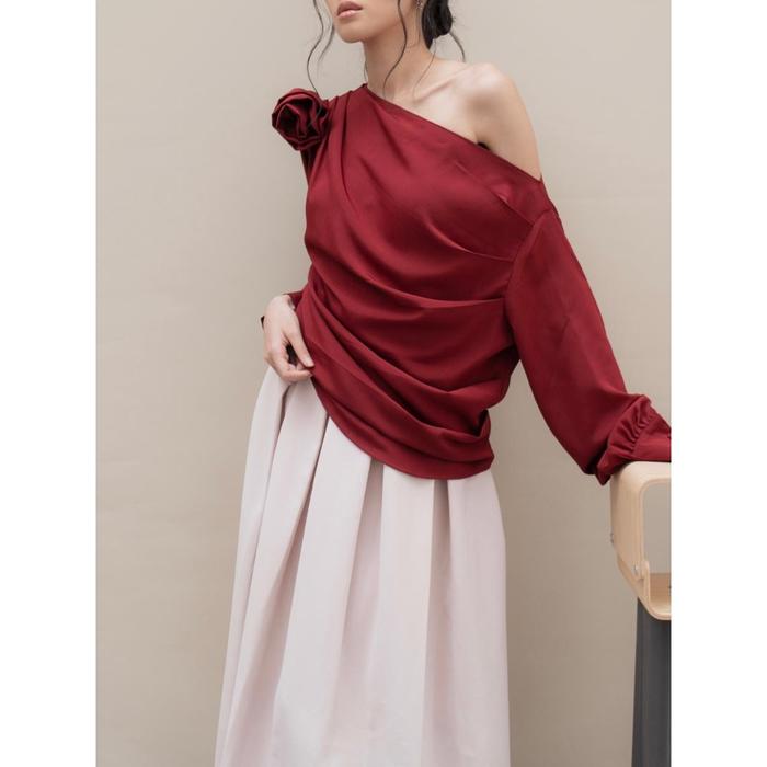 Gambar AtMauv - Meve Blouse | One Shoulder Top - MAROON, S dari At Mauv undefined Tokopedia