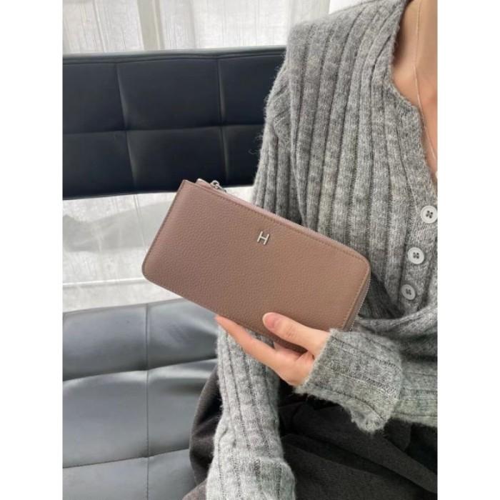 Gambar PREMIUM Grosir Dompet Panjang Resleting L Bahan Kulit Asli Logo H Tipis - Lotus dari One Vision Store undefined Tokopedia