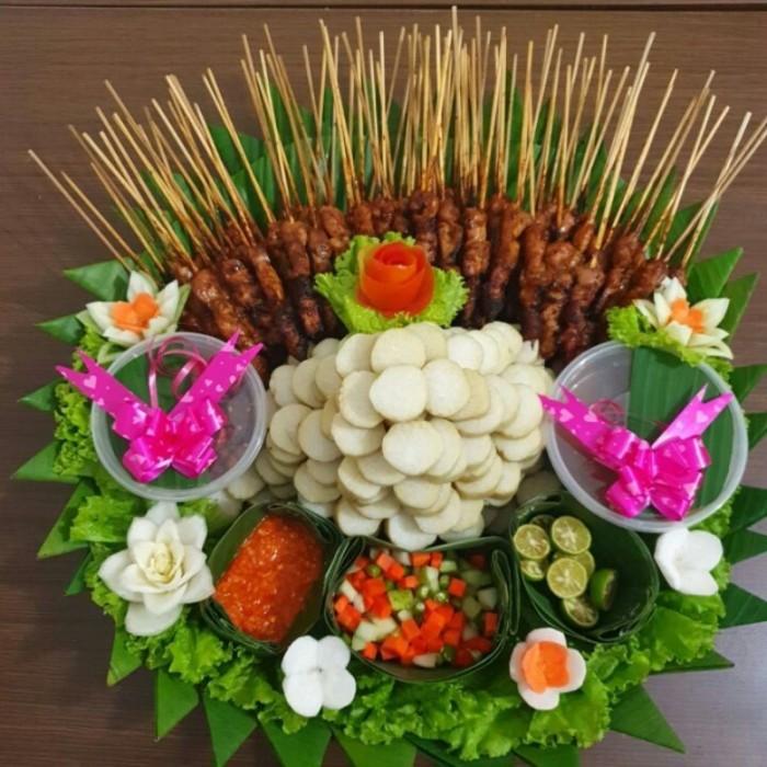 Gambar Tumpeng Sate ayam/Sate Ayam/Tampah sate - 50 Tusuk dari CateringMalangDmt. undefined Tokopedia