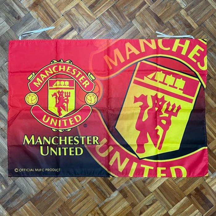 Gambar Bendera Dekorasi Model Klub MU Manchester United Bendera Gantung 95x65cm Printing Sublimasi Hiasan Dekorasi Kamar Ruangan Acara Nobar Bendera Merchandise Koleksi Sepakbola Emyu Pernak Pernik Sepakbola XV Kids Jakarta - Man_Utd Nafa - Man_Utd dari Nafa Sport undefined Tokopedia