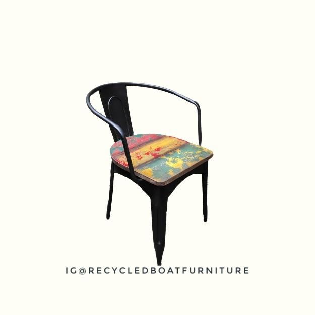Gambar Kursi Cafe Besi Kombinasi Kayu Jati Minimalis Vintage Bekas Kapal dari prima cahaya jj undefined Tokopedia