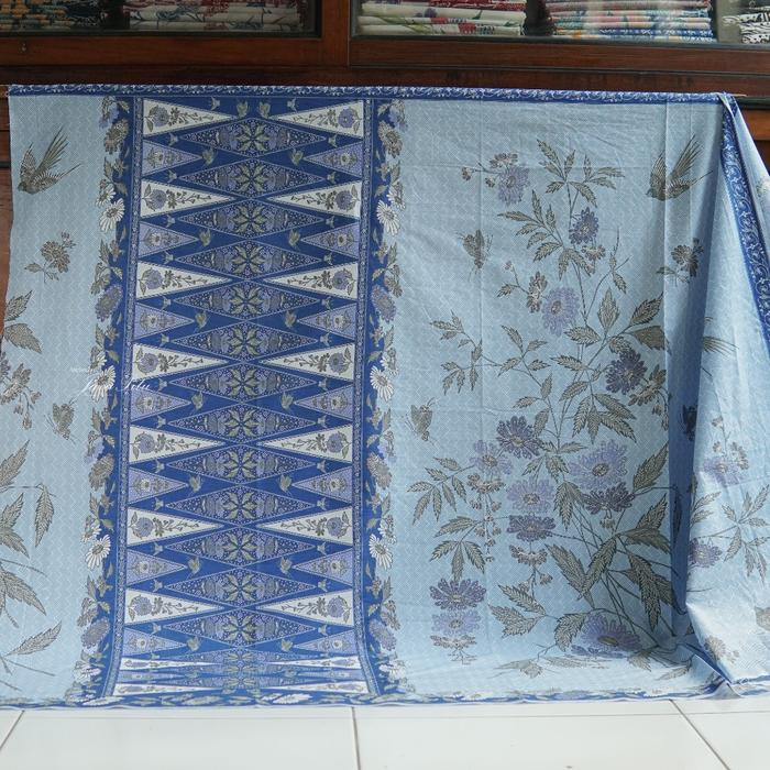 Gambar Kain Batik - Chrysanthemum Biru - Kudus - JavaPitu - Biru dari Javapitu Batik undefined Tokopedia
