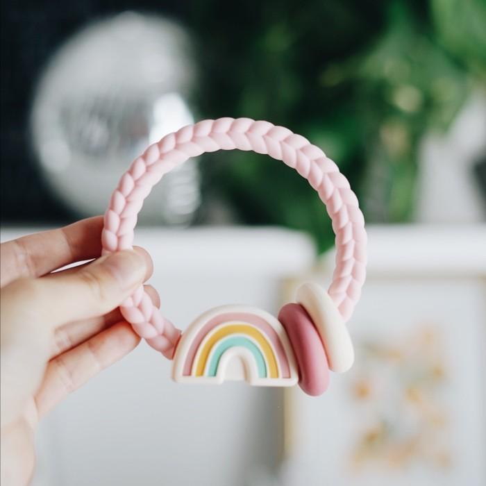 Gambar itzy ritzy | ritzy rattle with teething rings - pink rainbow dari baranghaja1 undefined Tokopedia