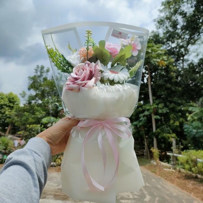 Gambar buket bunga style tinggi kurang lebih 30 cm - Putih dari oneusstore undefined 3 Tokopedia