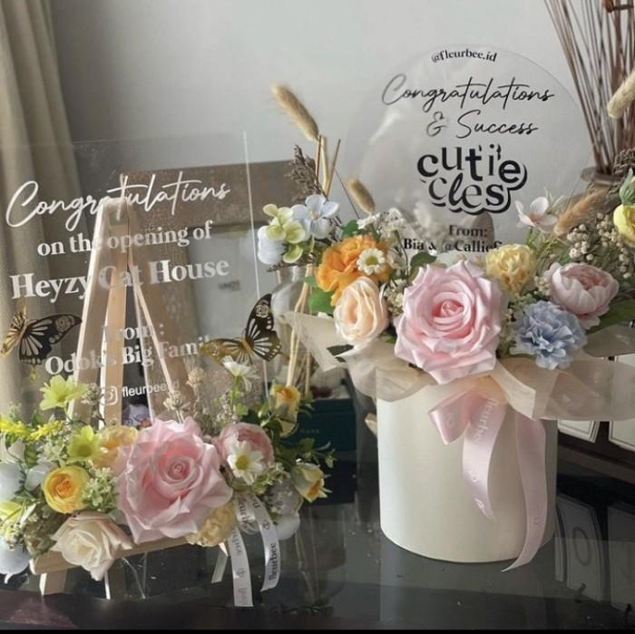 Gambar Buket Bunga Artificial Wisuda Valentine Gift Flower Jogja - Standing Meja dari branded21 undefined Tokopedia