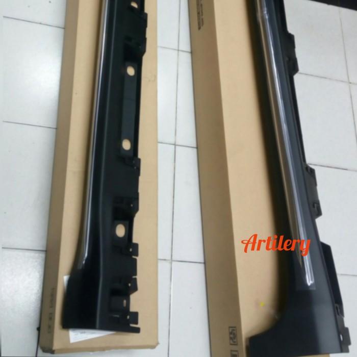 Gambar PROMO BODYKIT / BODY KIT / SIDE SKIRT / INNOVA VENTURER ORIGINAL - Kanan dari Garda Otomotif undefined Tokopedia