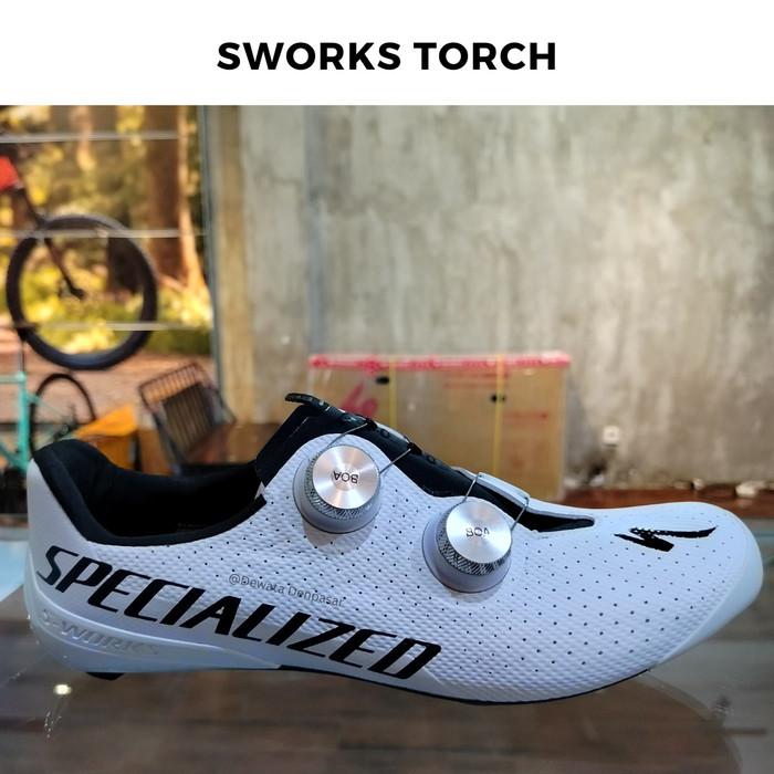 Gambar SPECIALIZED SWORK TORCH RD SHOE WHT TEAM THANKYOU & HAPPY SHOPPING :) - 38 (24.5) dari citaxdel undefined Tokopedia