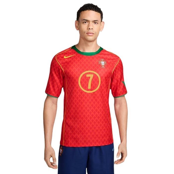 Gambar Jersey Nike Luis Figo Portugal 2004 Reissue-ORIGINAL/HV9708-614 - Sport Red, M dari elevenfootballid undefined Tokopedia